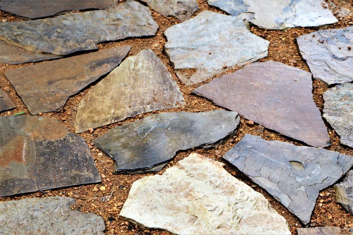 Oklahoma flagstone with decomposed granite